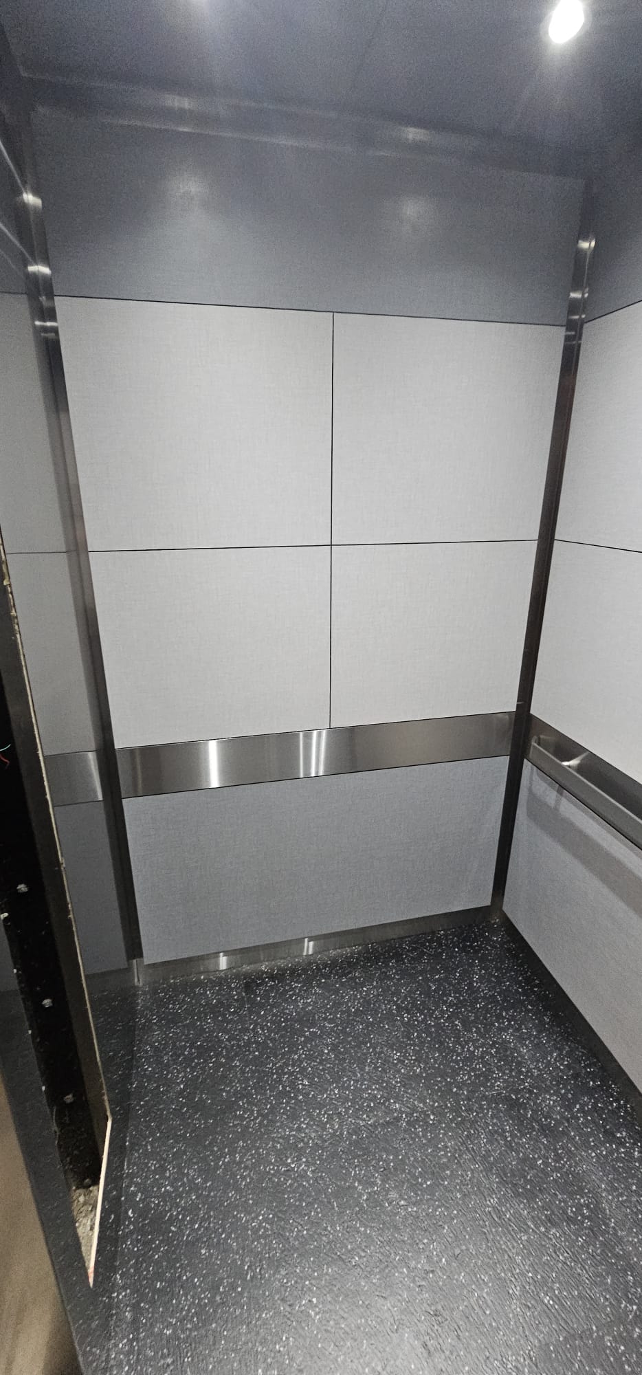Dynamic Elevator Cab project 102