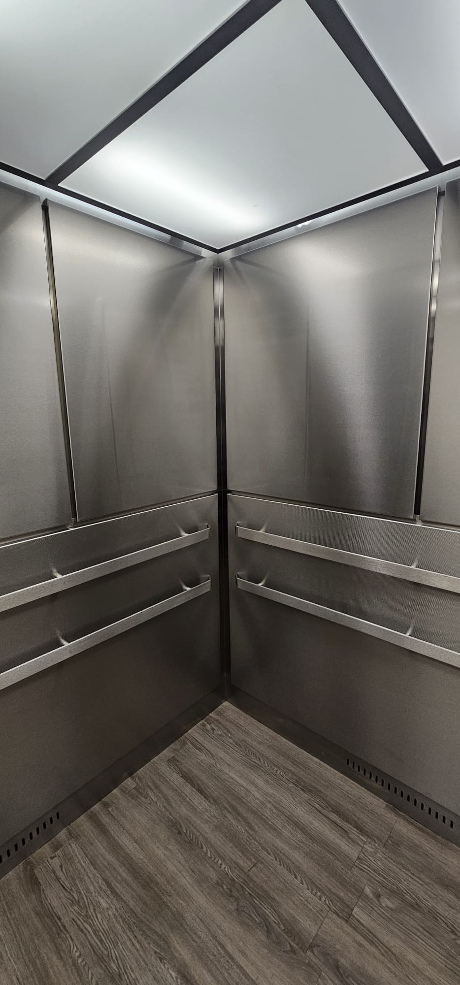 Dynamic Elevator Cab project 112