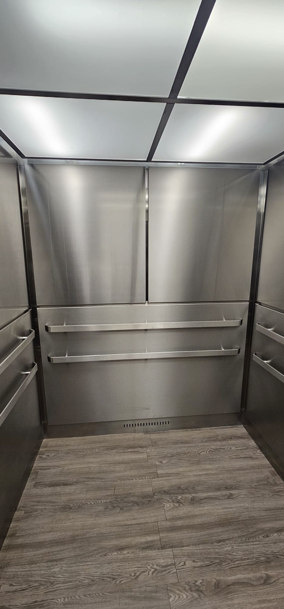 Dynamic Elevator Cab project 123